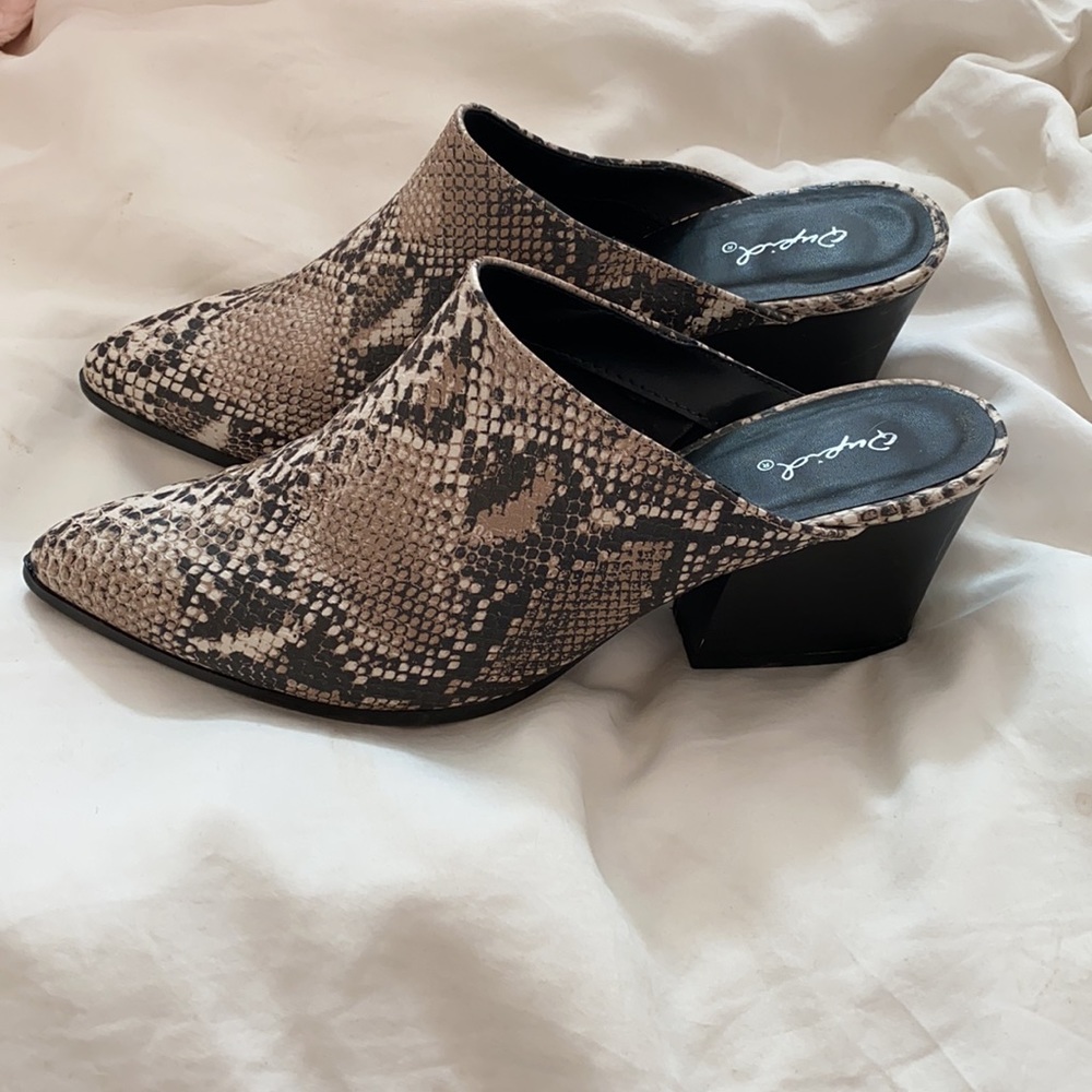 Mules - Picture 2 of 2